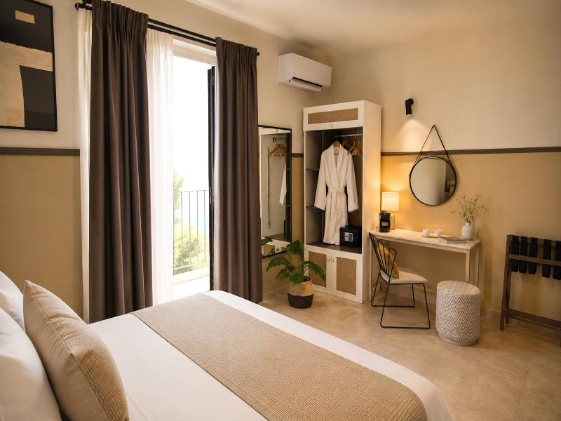 Elle Rooms & Suites image