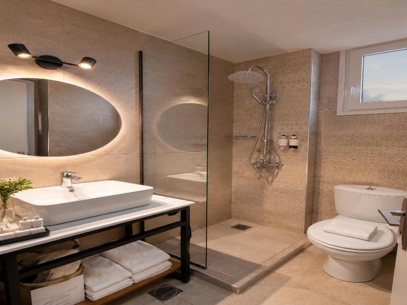 Elle Rooms & Suites image