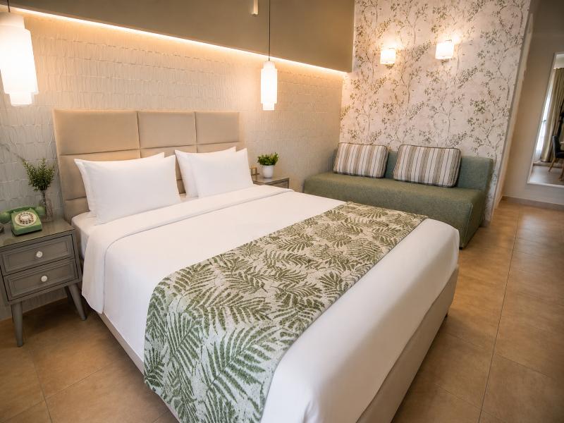 Elle Rooms & Suites image
