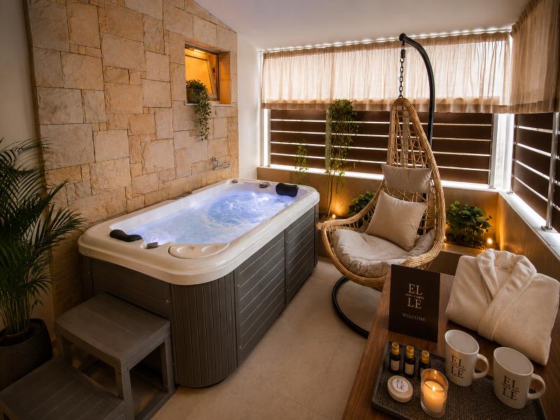 Elle Rooms & Suites image