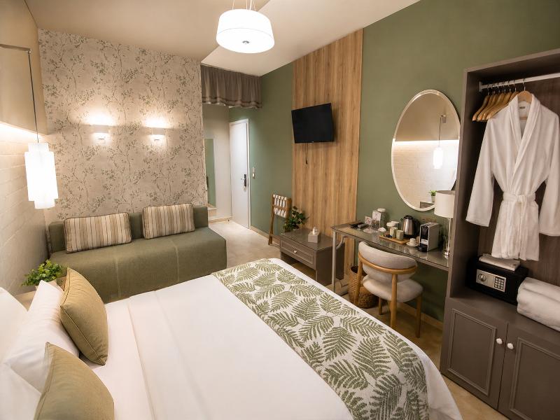 Elle Rooms & Suites image