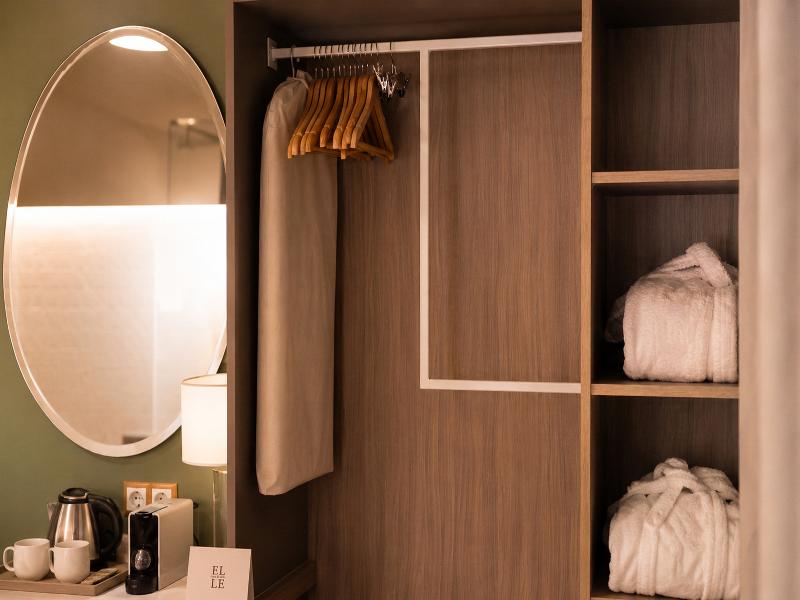 Elle Rooms & Suites image