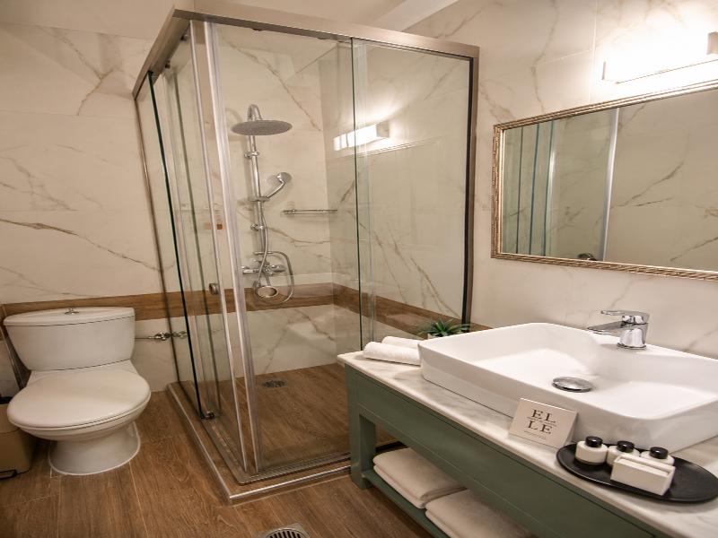 Elle Rooms & Suites image