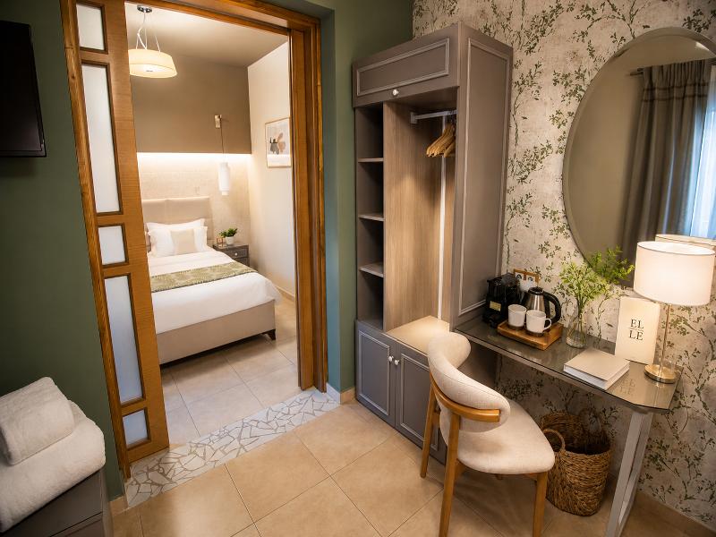 Elle Rooms & Suites image