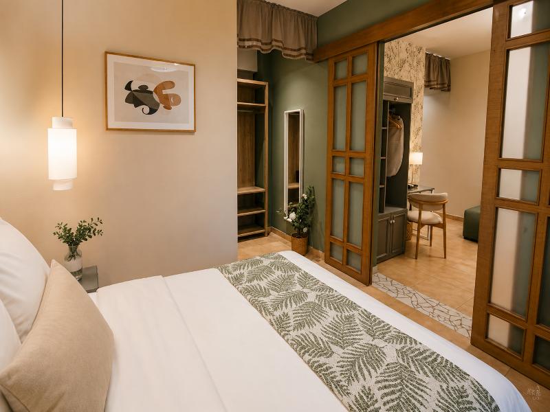 Elle Rooms & Suites image