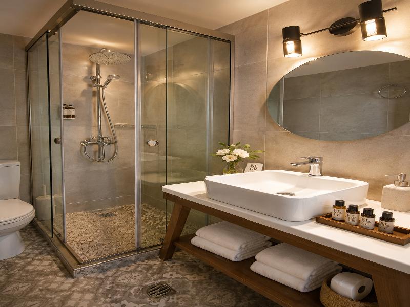 Elle Rooms & Suites image