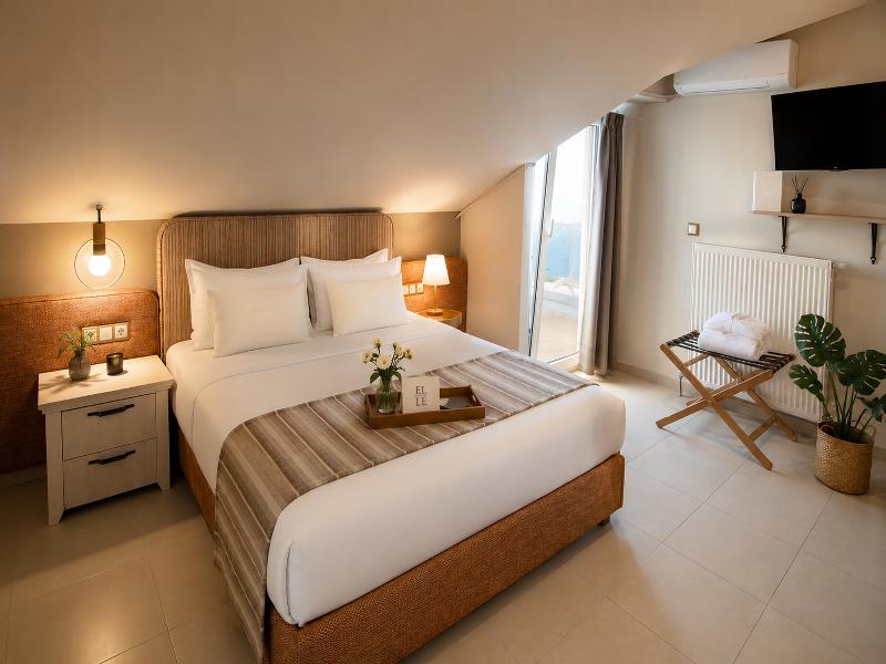 Elle Rooms & Suites image