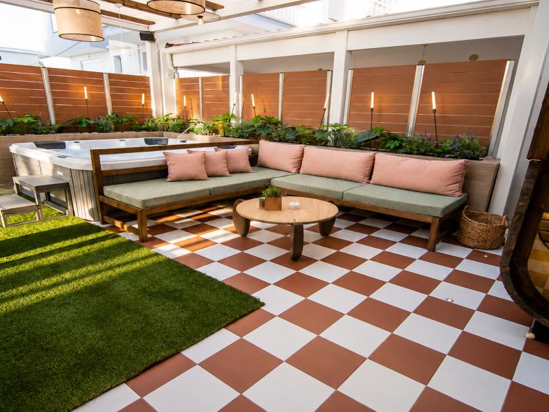 Elle Rooms & Suites image