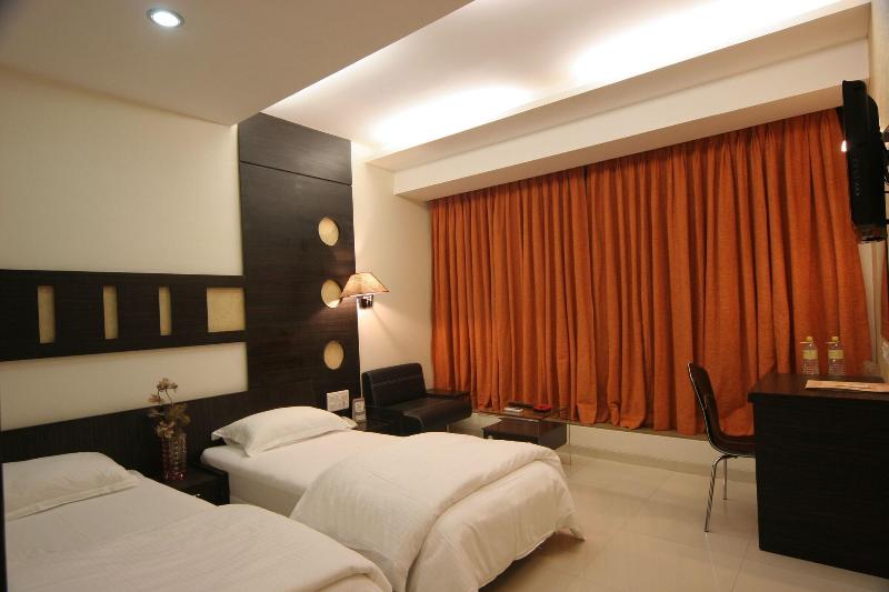 Pride Biznotel Alkapuri image