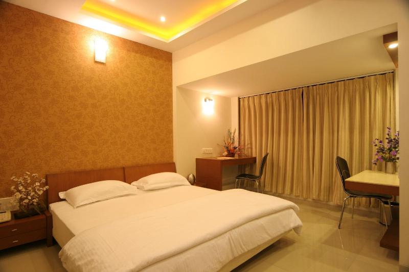 Pride Biznotel Alkapuri image