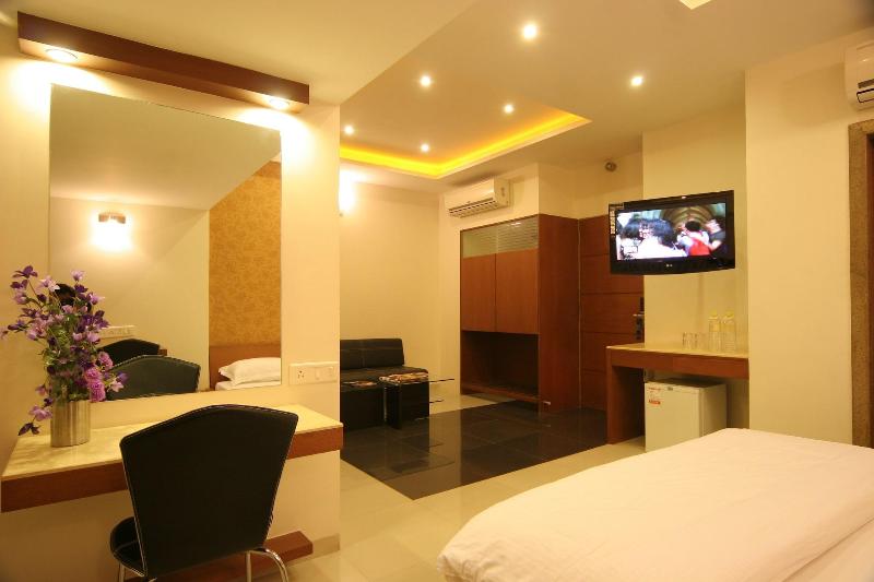 Pride Biznotel Alkapuri image