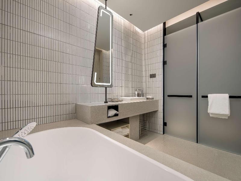 Hilton Garden Inn Nanjing Hexi Olympic Sports Cent image