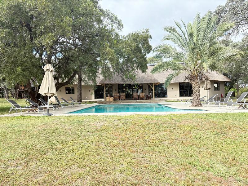 Mziki Safari Lodge image