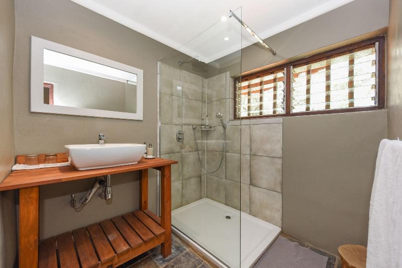 Mziki Safari Lodge image
