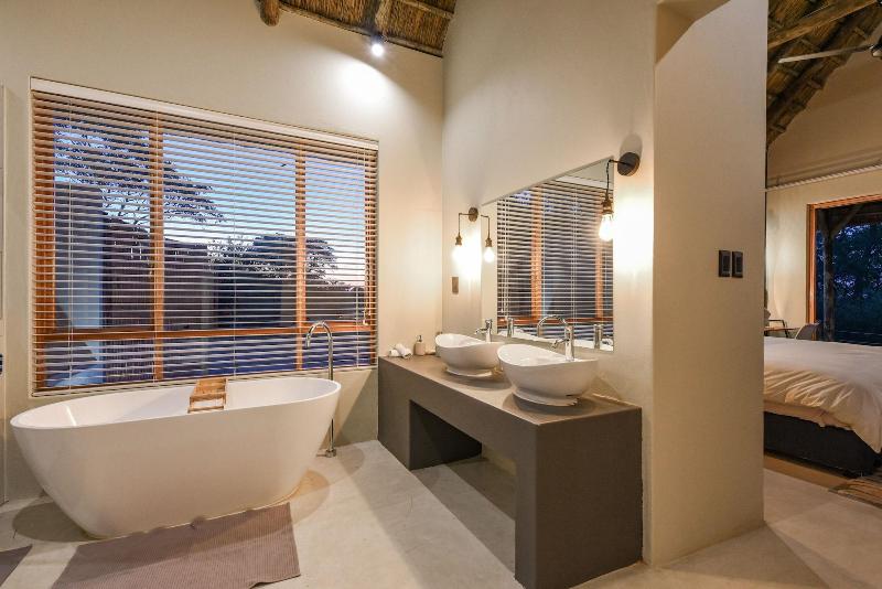 Mziki Safari Lodge image