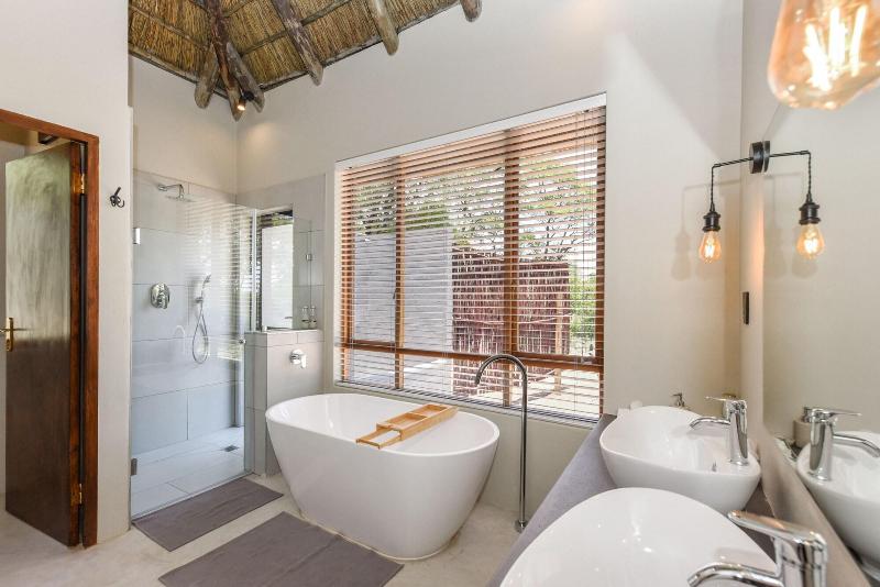 Mziki Safari Lodge image