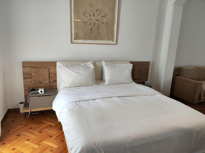 Ulysses Apartments image