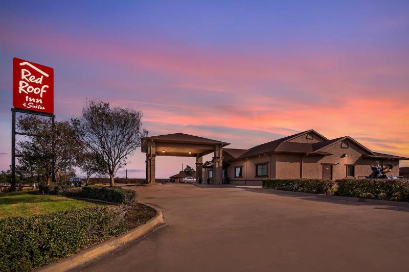 Red Roof Inn & Suites Sulphur Springs image