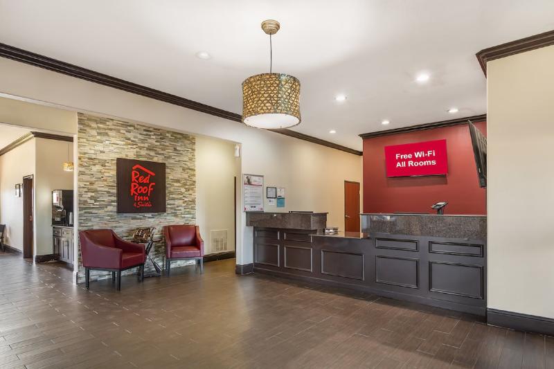 Red Roof Inn & Suites Sulphur Springs image