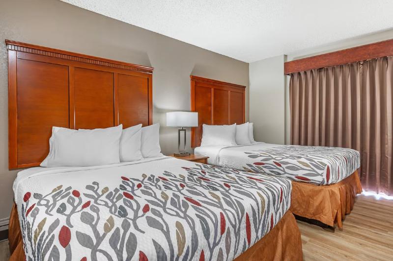 Red Roof Inn & Suites Sulphur Springs image