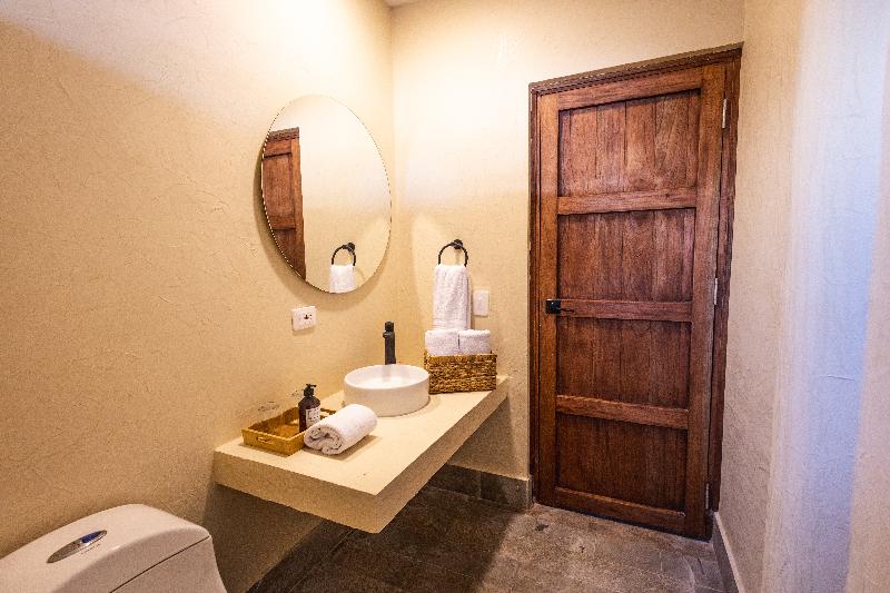 Casa Noa Colonial Rooms image