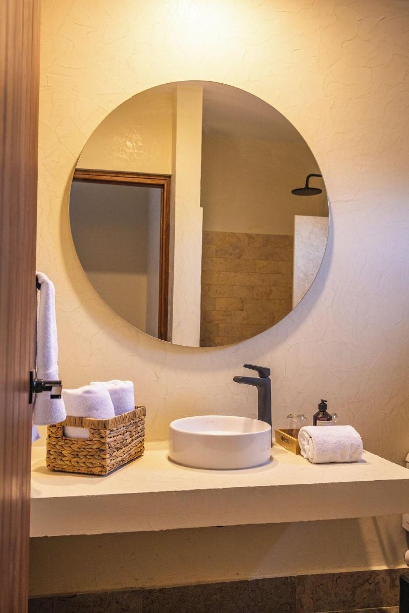 Casa Noa Colonial Rooms image