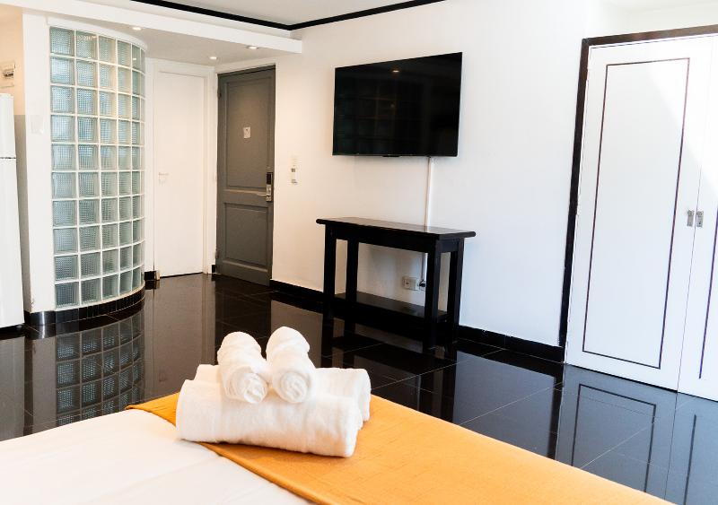 Moreno 820 by DOT Suites image