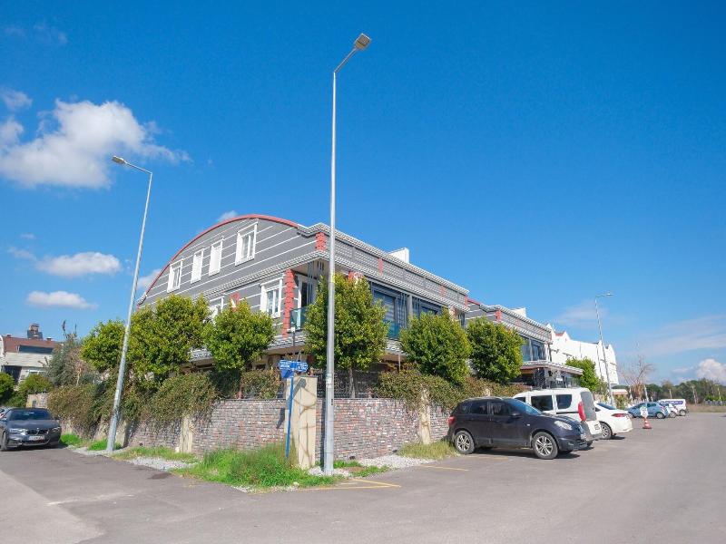 Avullar Palace Hotel image