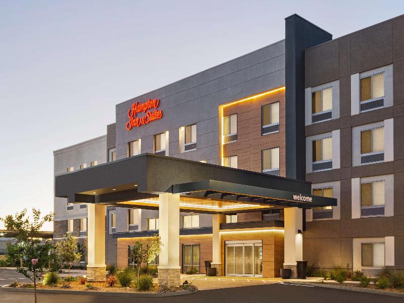Hampton Inn & Suites Oroville image