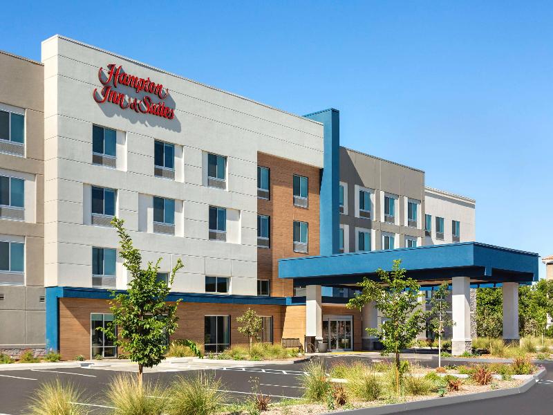 Hampton Inn & Suites Oroville image