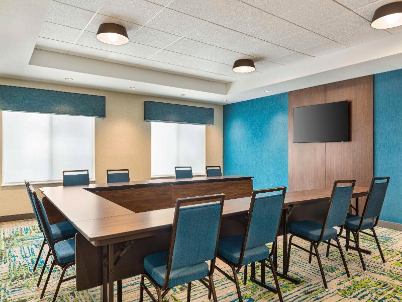 Hampton Inn & Suites Oroville image