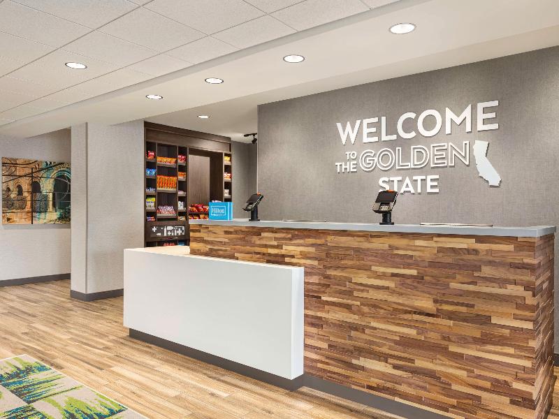 Hampton Inn & Suites Oroville image