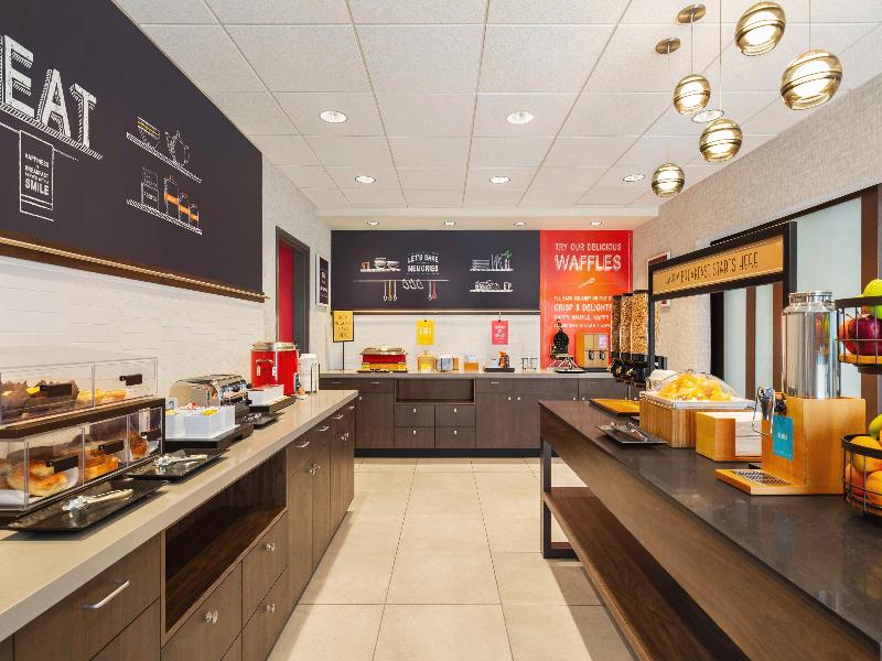 Hampton Inn & Suites Oroville image