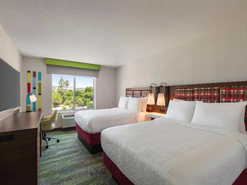 Hampton Inn & Suites Oroville image
