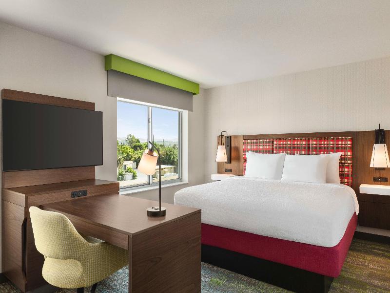 Hampton Inn & Suites Oroville image