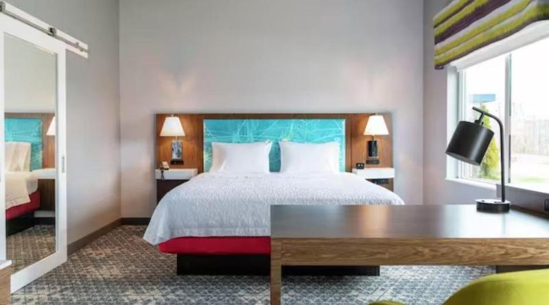 Hampton Inn & Suites Oroville image