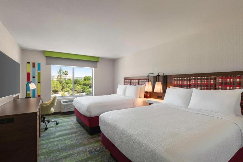 Hampton Inn & Suites Oroville image