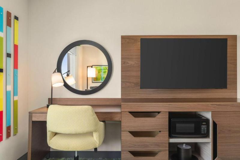 Hampton Inn & Suites Oroville image