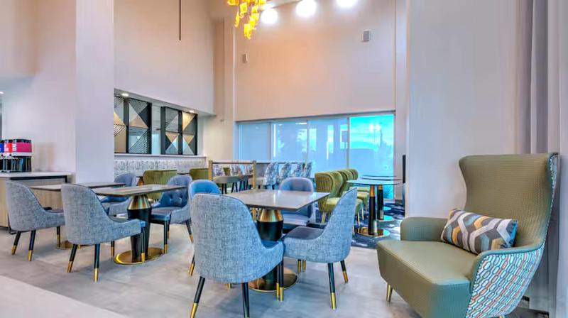Hampton Inn&Suites Hilton Shenandoah The Woodlands image