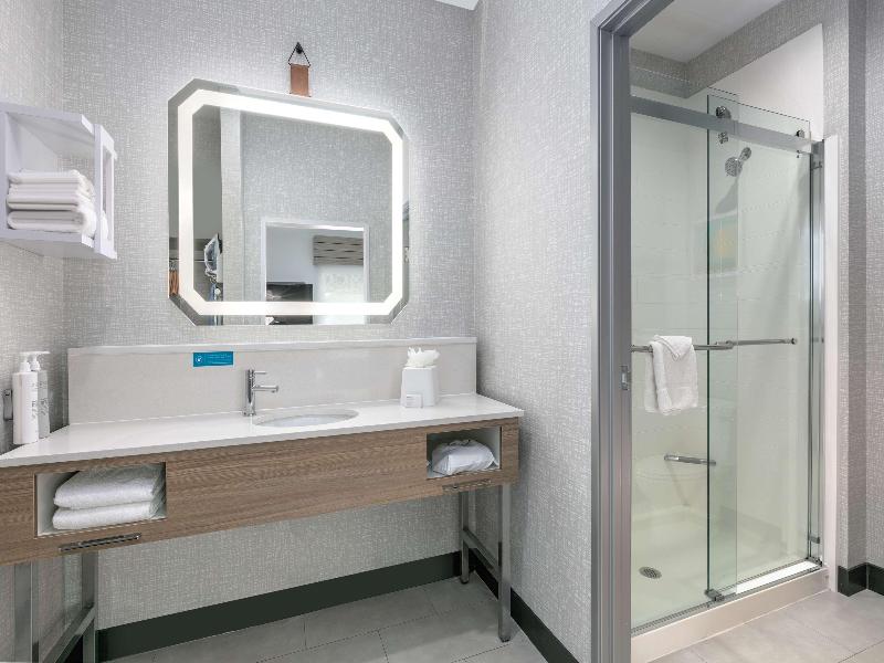 Hampton Inn&Suites Hilton Shenandoah The Woodlands image
