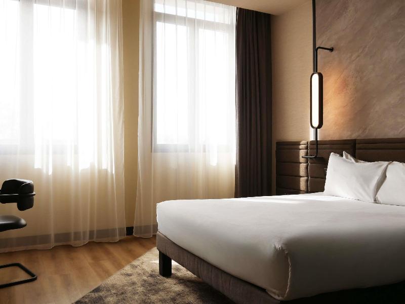 Novotel Rouen Centre Cathedrale image