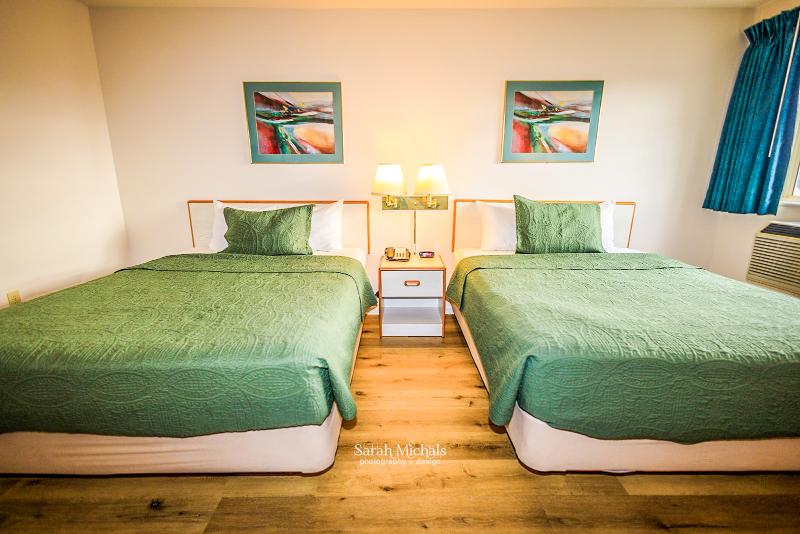 Mountain Host Motor Inn image