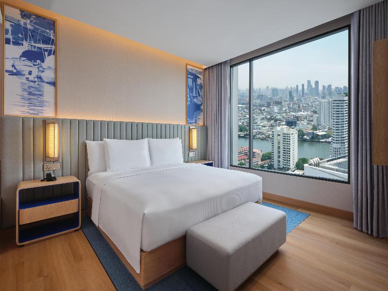 Hilton Garden Inn Bangkok Riverside image