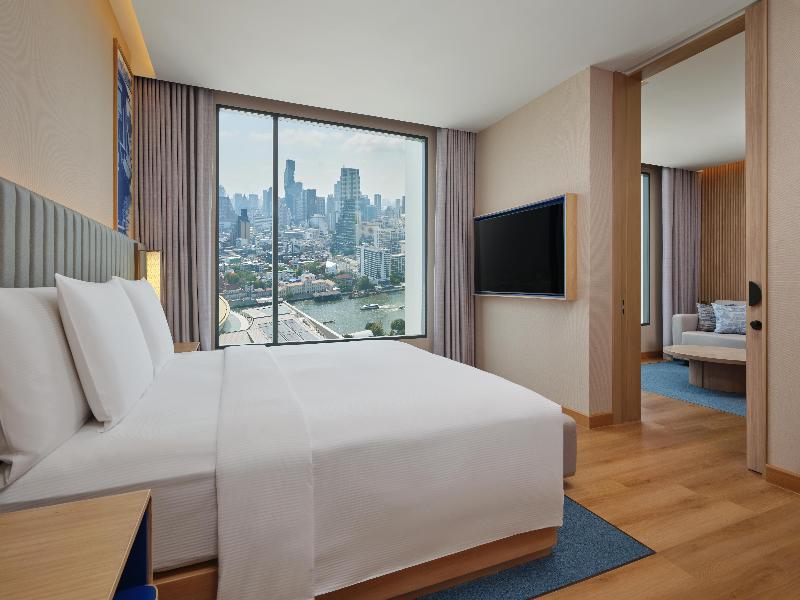 Hilton Garden Inn Bangkok Riverside image