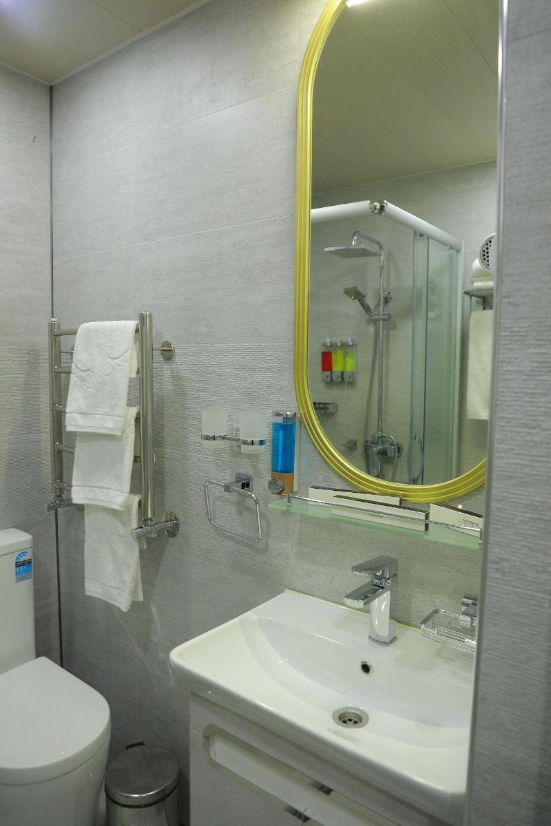 Human Hotel image