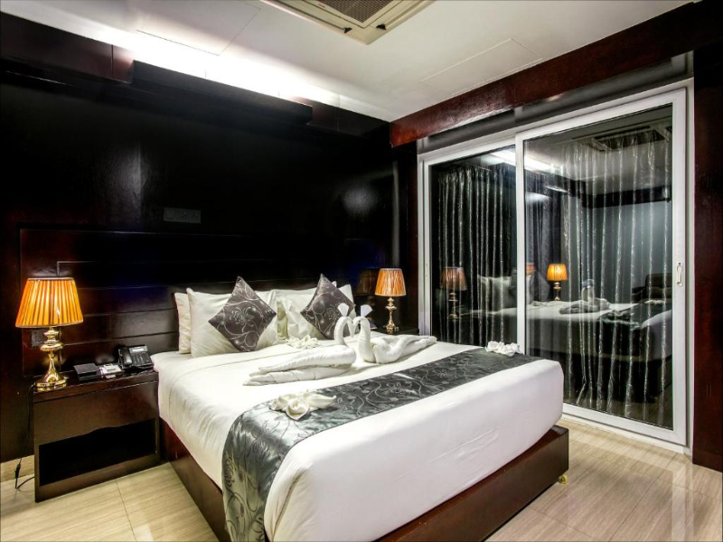 Momo Inn image