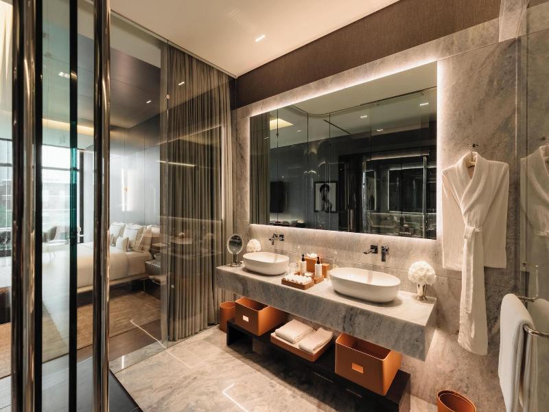 Hotel Alexander image