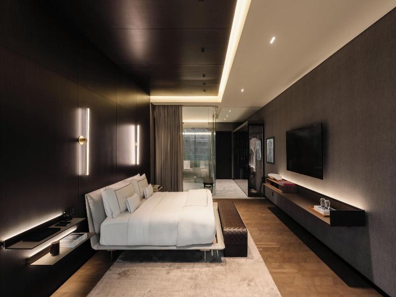 Hotel Alexander image