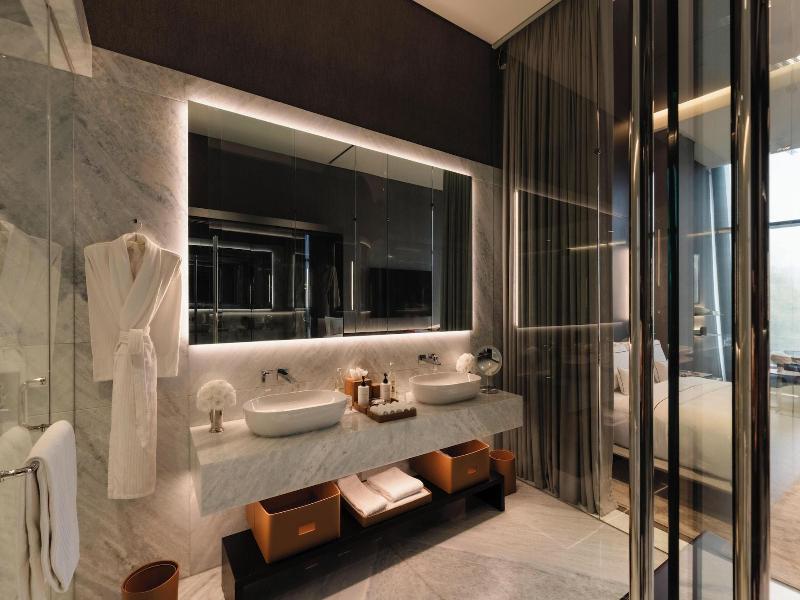 Hotel Alexander image