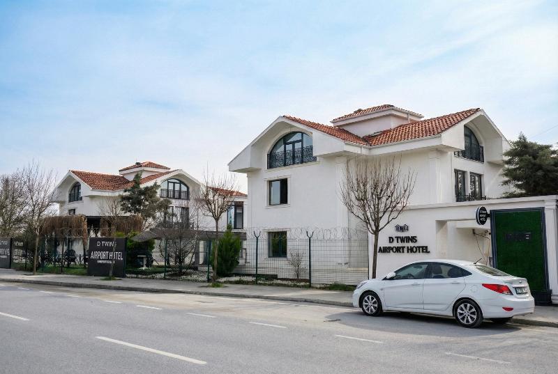 D Twins Airport Hotel